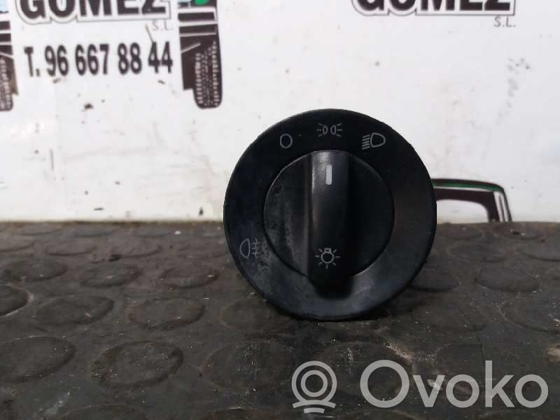 Volkswagen Polo IV 9N3 Interruttore luci 