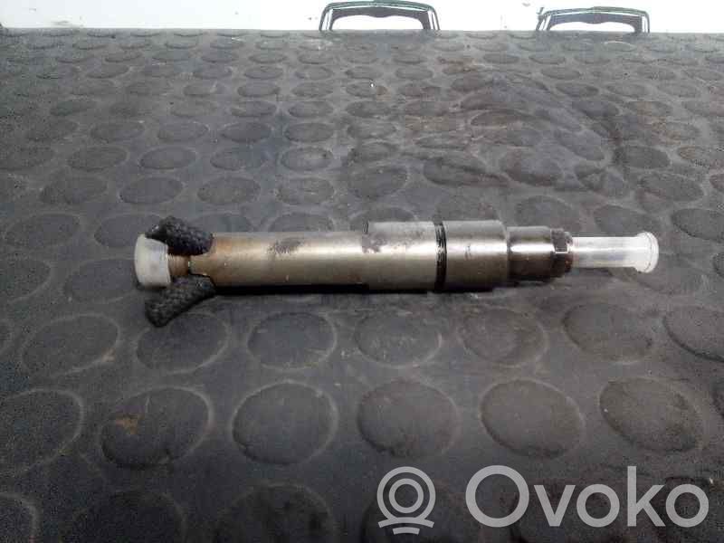 Inyector de combustible   028130201R