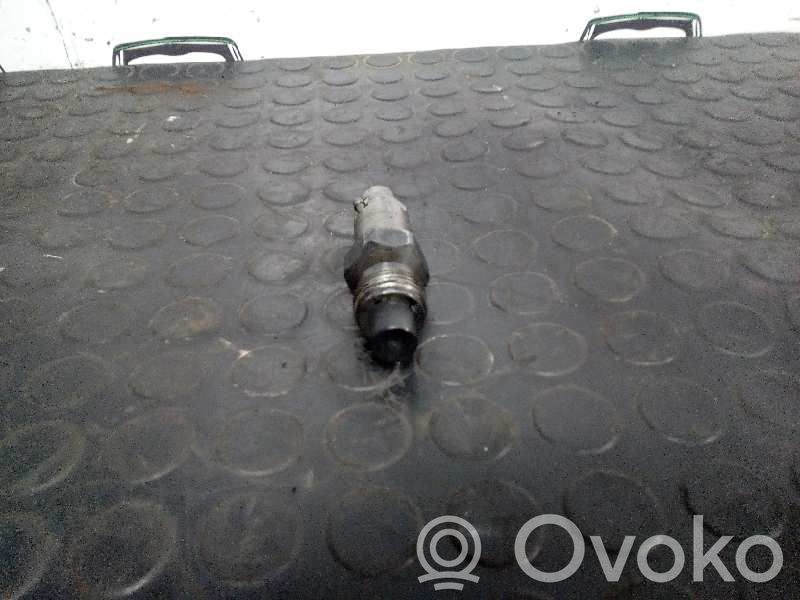 Volvo S40, V40 Inyector de combustible 