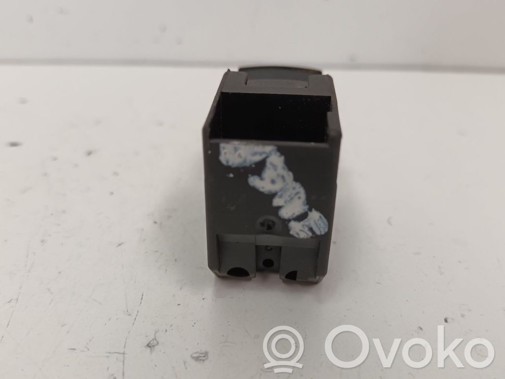 Interruptor del elevalunas eléctrico   YM2114529BAW