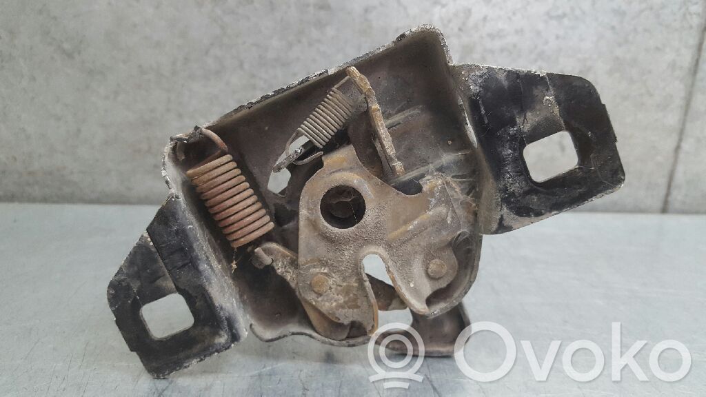 Tie down hook / loop   04580730AG