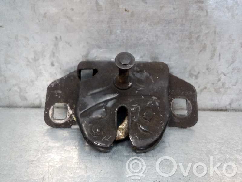 Chrysler PT Cruiser Tie down hook / loop 