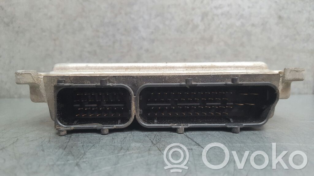 Unidad de control/módulo del motor   46761564