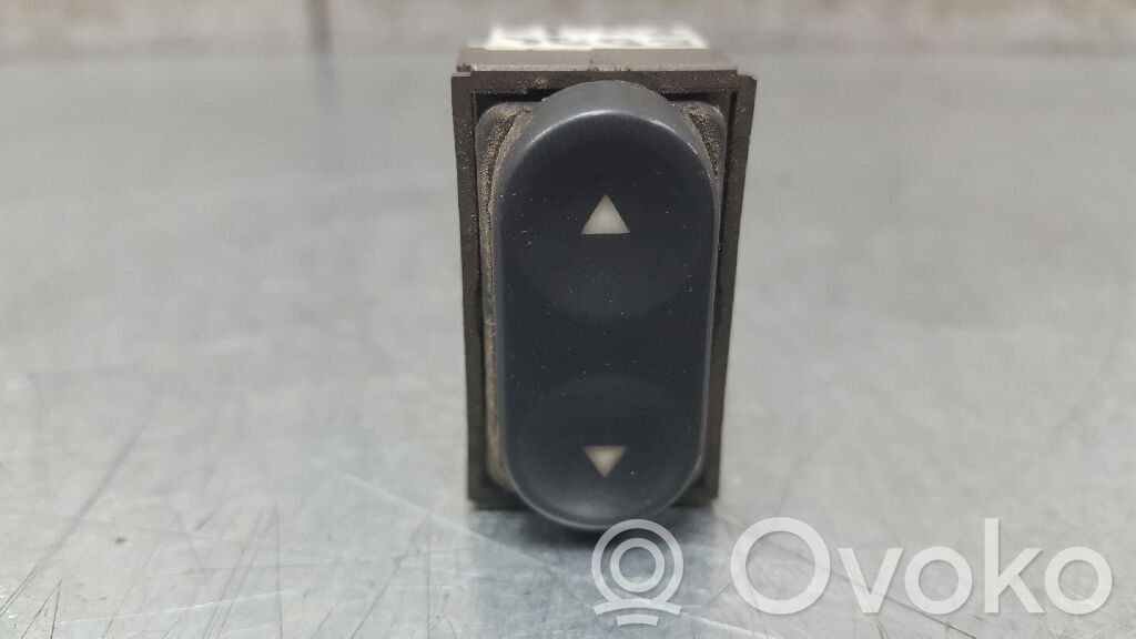 Fiat Punto (176) Interruttore di controllo dell’alzacristalli elettrico 