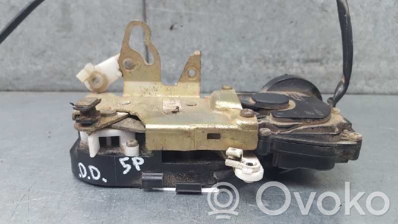 Mazda 323 Priekšpusē slēdzene 