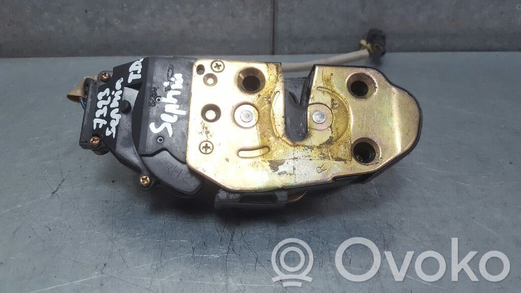 KIA Sephia Cerradura de puerta trasera 