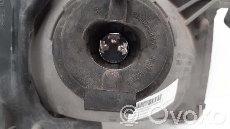Nissan PickUp Scheinwerfer 