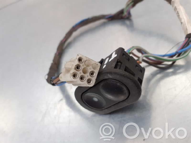 Comutator comandă geamuri electrice   90389337