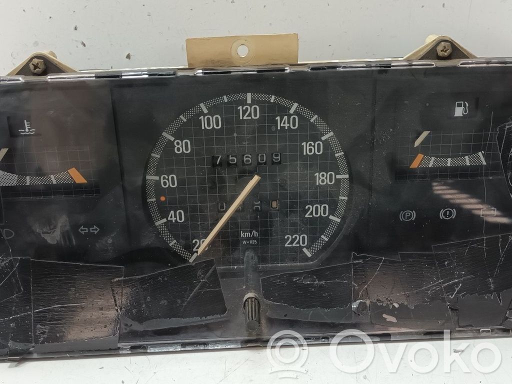 Opel Kadett E Speedometer (instrument cluster) 