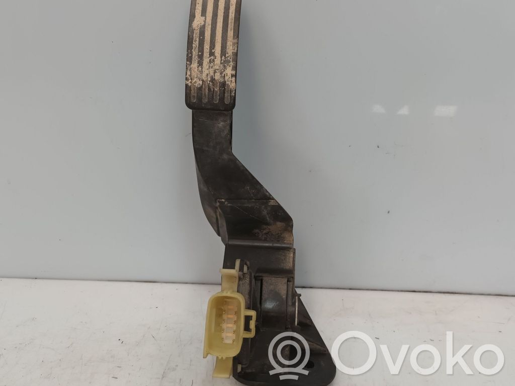 Pédale d'accélérateur   1C119F836AC