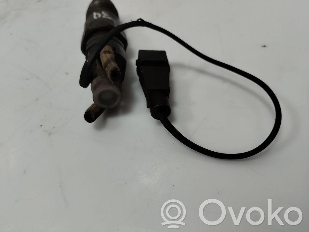 BMW 5 E39 Fuel injector 