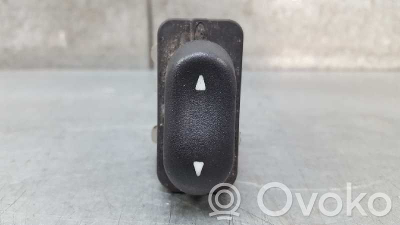 Interruptor del elevalunas eléctrico   F6DB14529AD