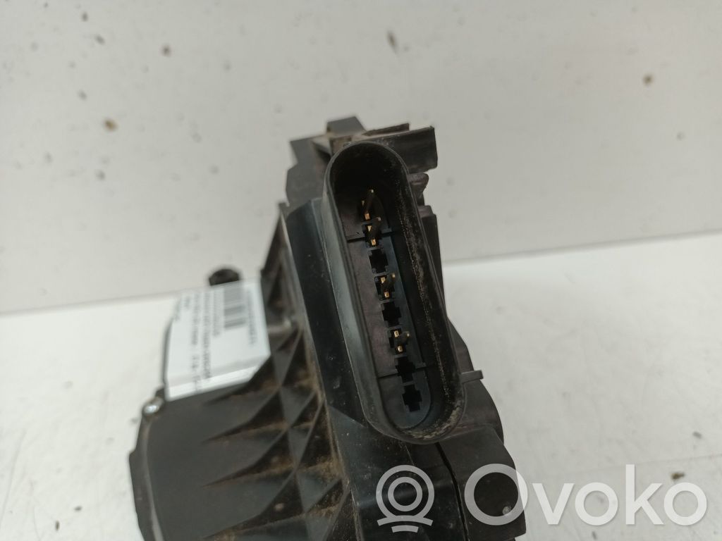 Cerradura de puerta trasera   8A6AA26412AC
