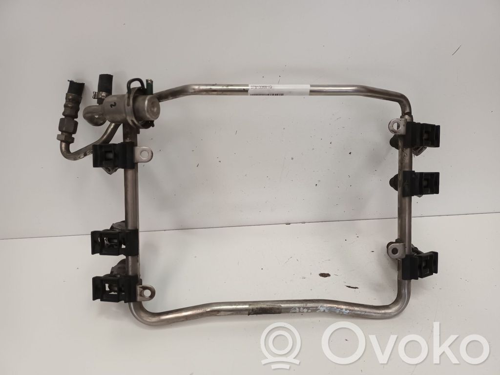 Audi A4 S4 B5 8D Listwa wtryskowa 
