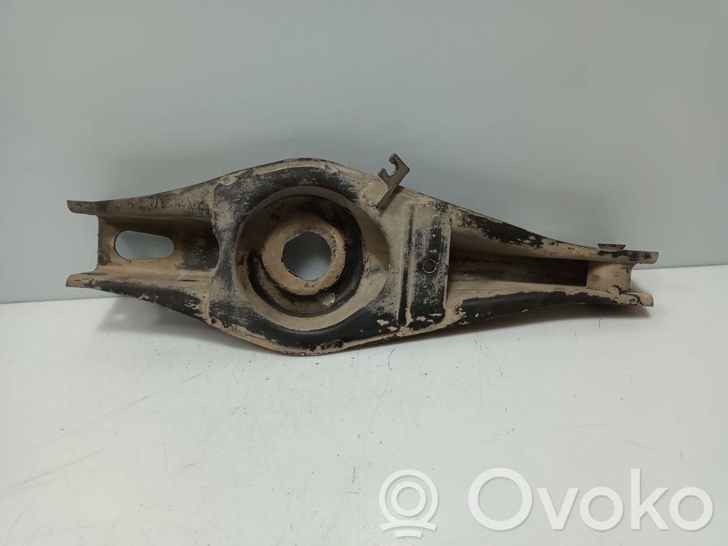 Peugeot 406 Brazo de suspensión trasero 