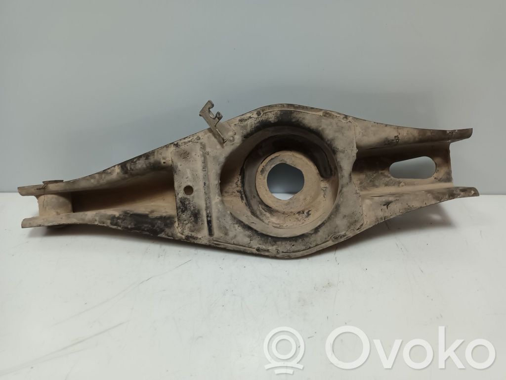 Peugeot 406 Brazo de suspensión trasero 