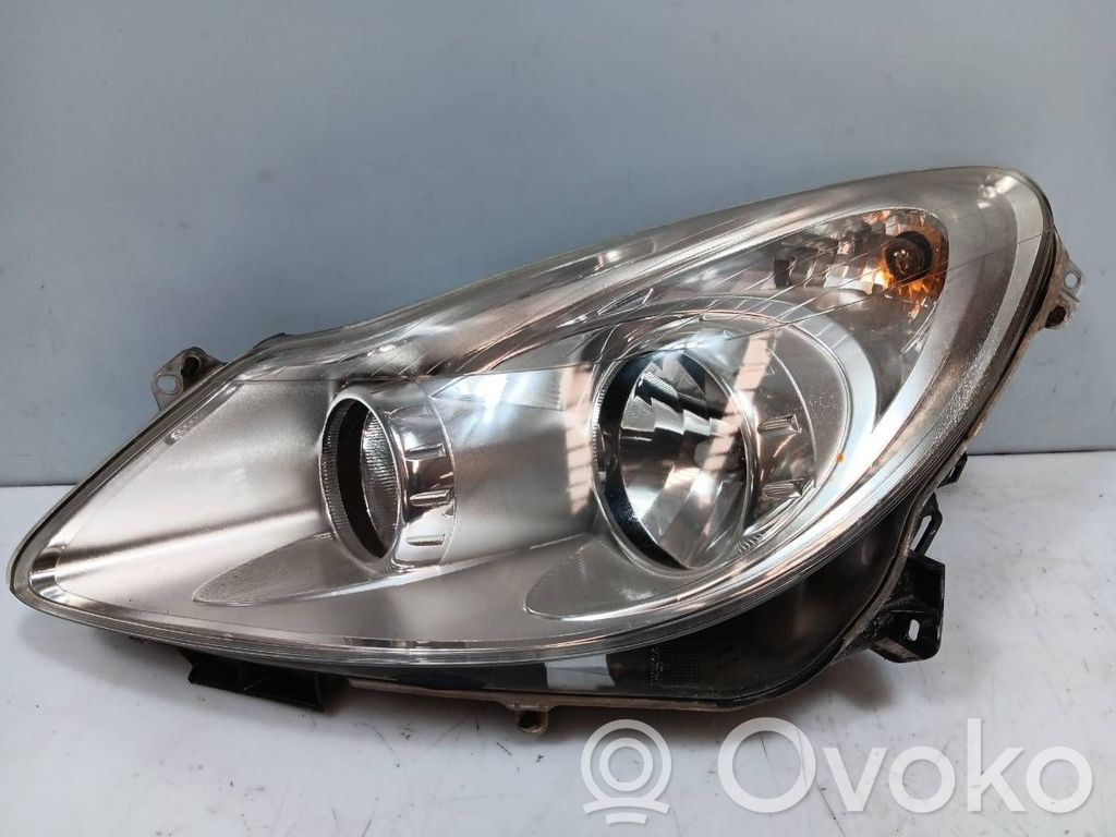 Opel Corsa D Lampa przednia 