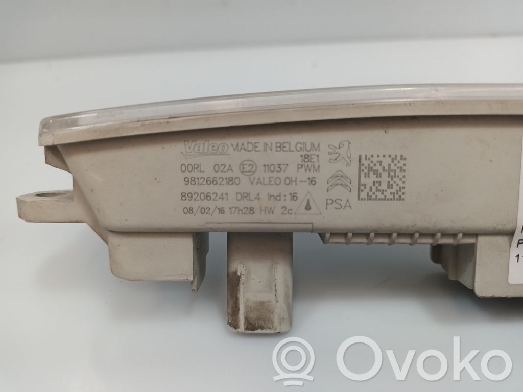 Peugeot 308 Lampa przednia