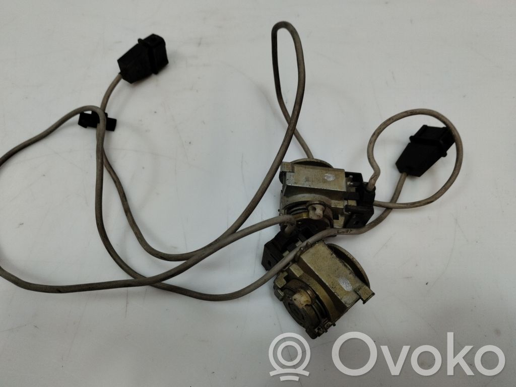 Audi A4 S4 B5 8D Virtalukon kytkin 
