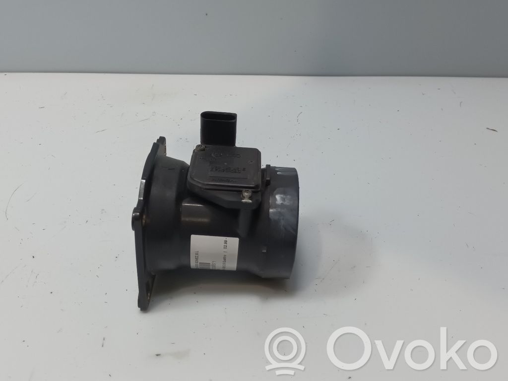 Audi A4 S4 B5 8D Ilmamassan virtausanturi 
