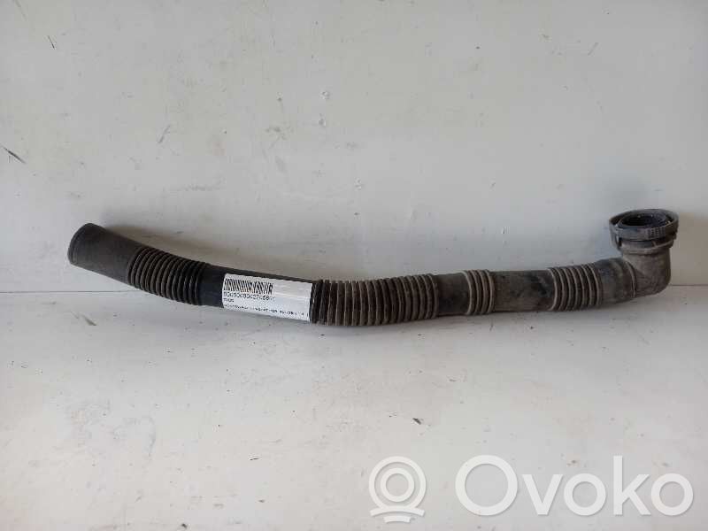 Volkswagen PASSAT B5.5 Tube d'admission de tuyau de refroidisseur intermédiaire 