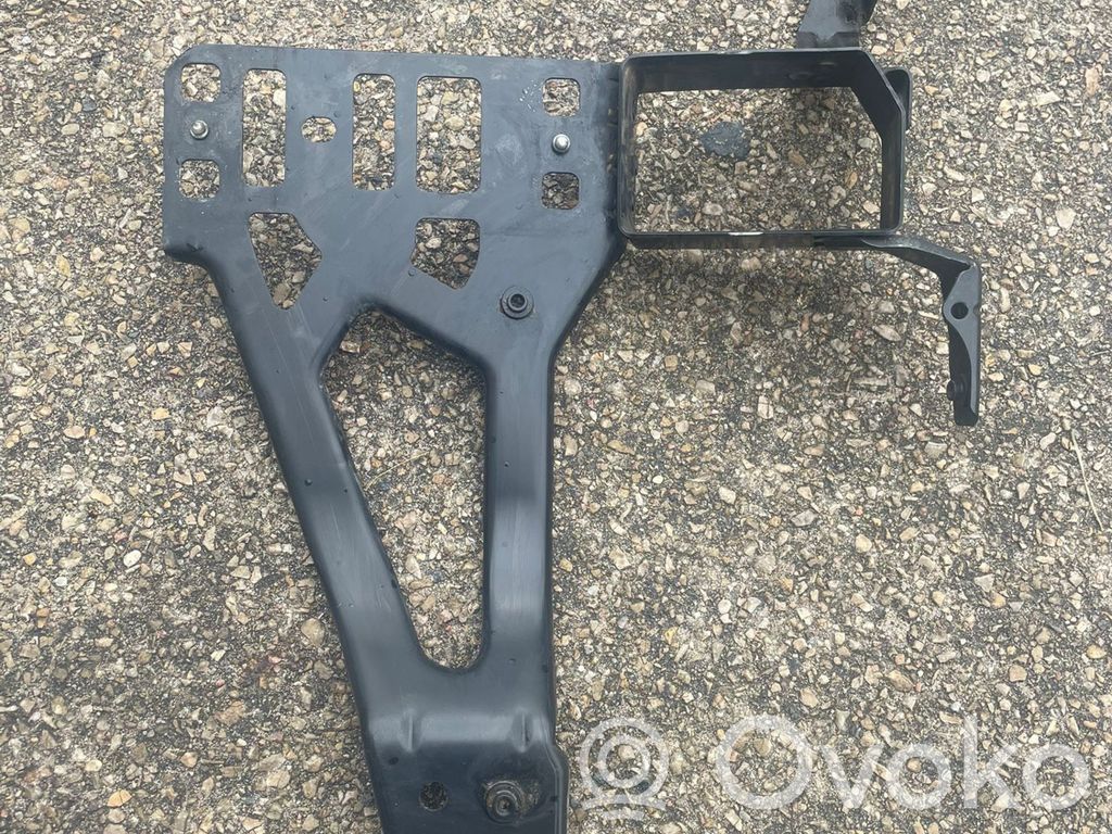 BMW 5 E60 E61 Headlight/headlamp mounting bracket 