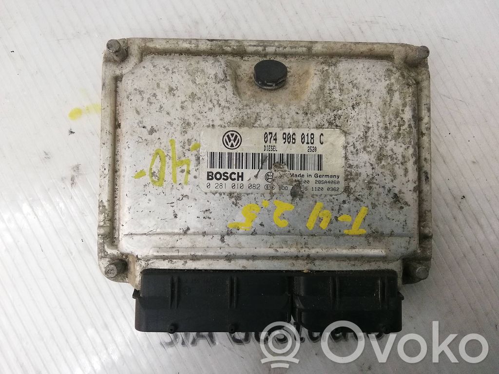 Engine control unit/module   074906018C,0281010082,28SA4060