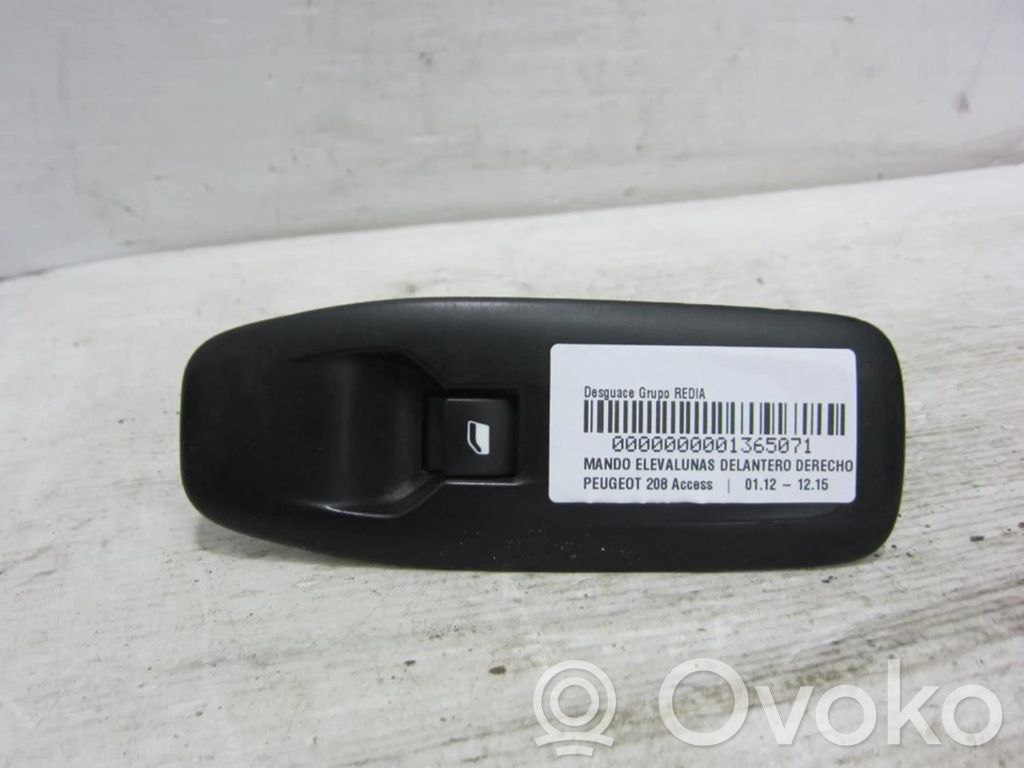 Peugeot 208 I Interruptor del elevalunas eléctrico 