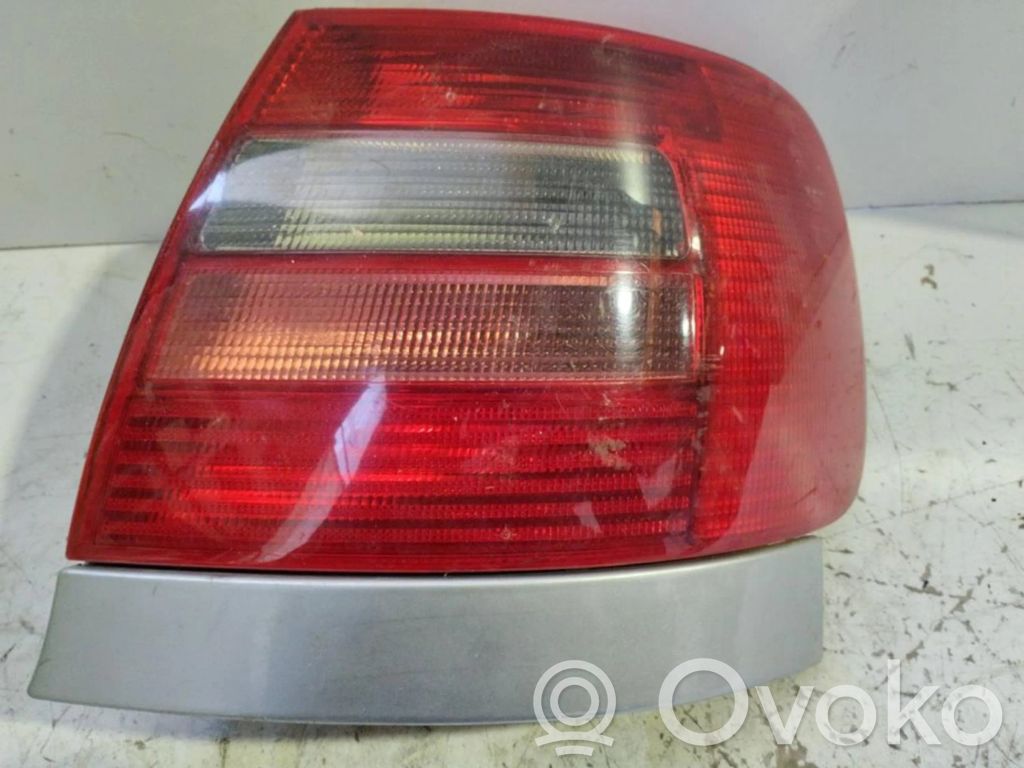 Rückleuchte Heckleuchte   8D0945096D