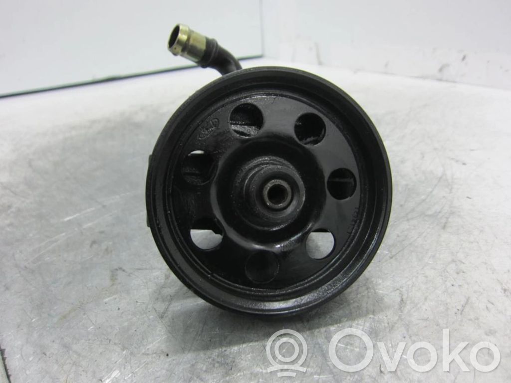 Ford Focus C-MAX Ohjaustehostimen pumppu 