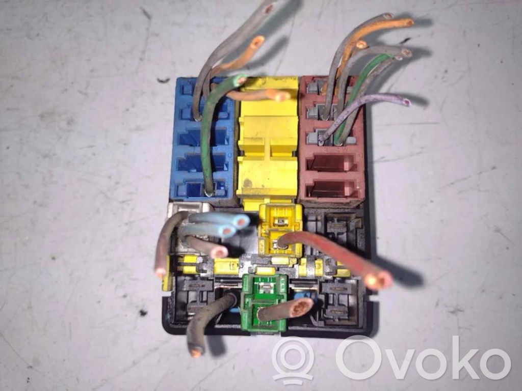 Citroen Berlingo Ramka / Moduł bezpieczników 