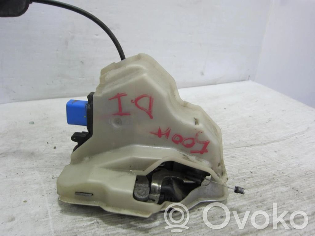 Zamek drzwi przednich   3D1837015