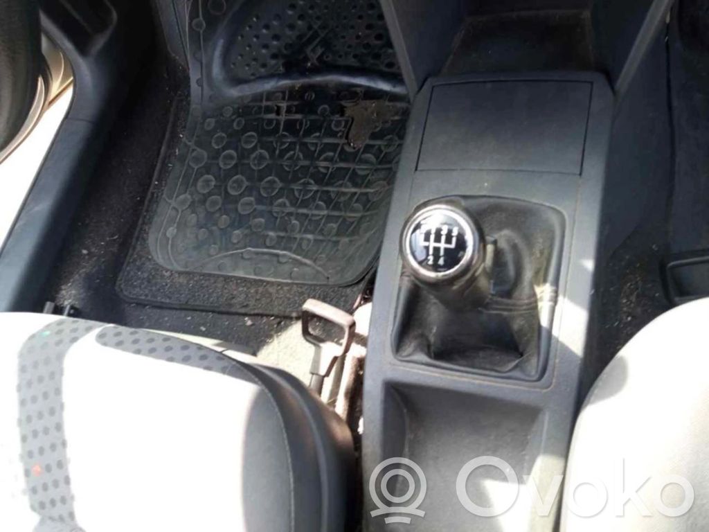 Volkswagen Polo IV 9N3 Scatola del cambio manuale a 5 velocità