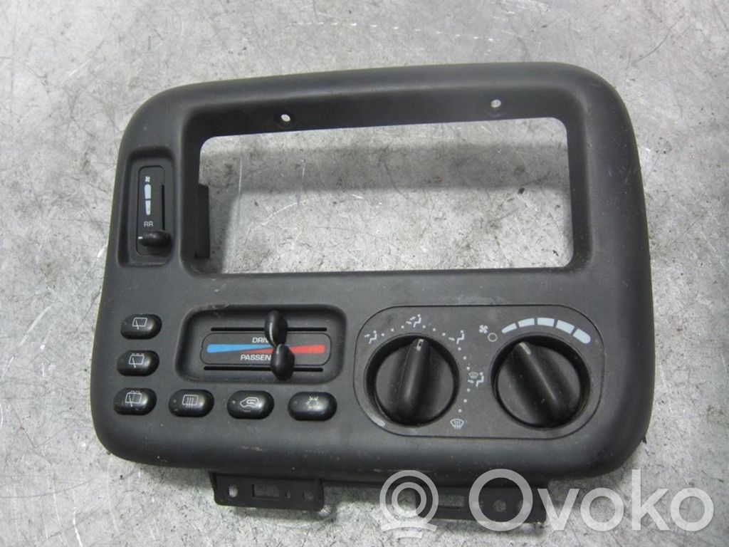 Chrysler Voyager Panel klimatyzacji 