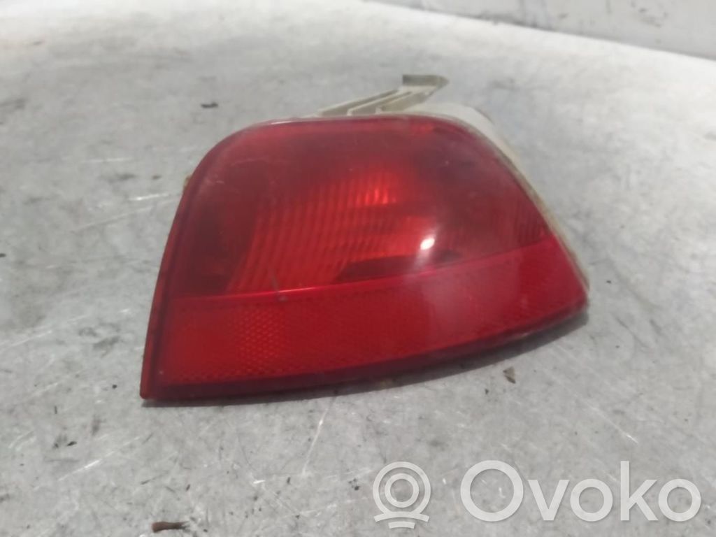 Miglas lukturis aizmugurē   1M5115501AC