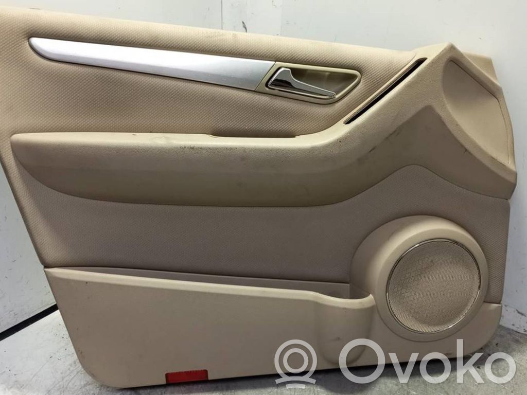 Mercedes-Benz B W245 Etuoven verhoilu 