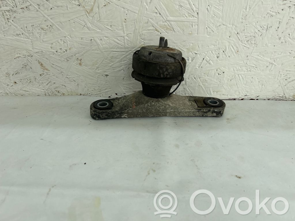 Engine mount bracket   31359635,31375717