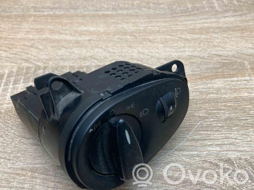 Light switch   98AG13A024CH,04052524