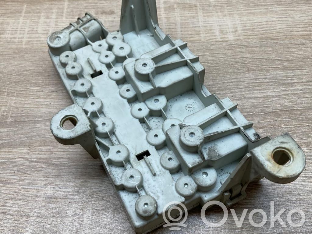 BMW 5 E39 Fuse module 