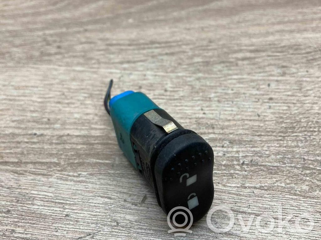 Ford Focus Central locking switch button 
