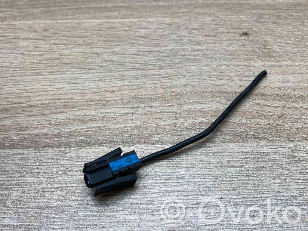 Plug wire   1378460