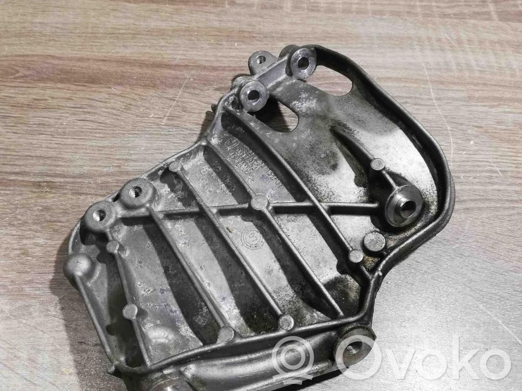 A/C compressor mount bracket   7585167,68572910