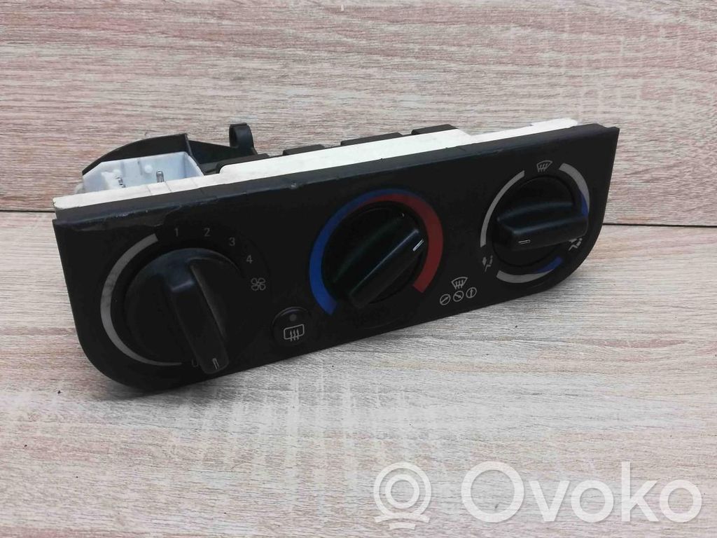 BMW 3 E36 Climate control unit 