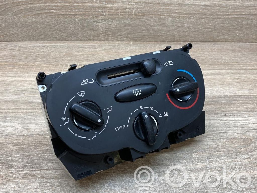 Peugeot 206 Climate control unit 