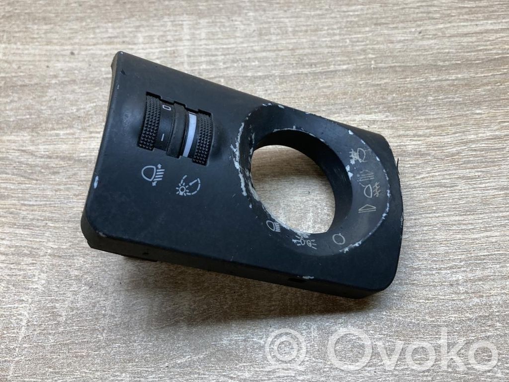 Volkswagen Golf IV Przycisk / Pokrętło regulacji świateł 
