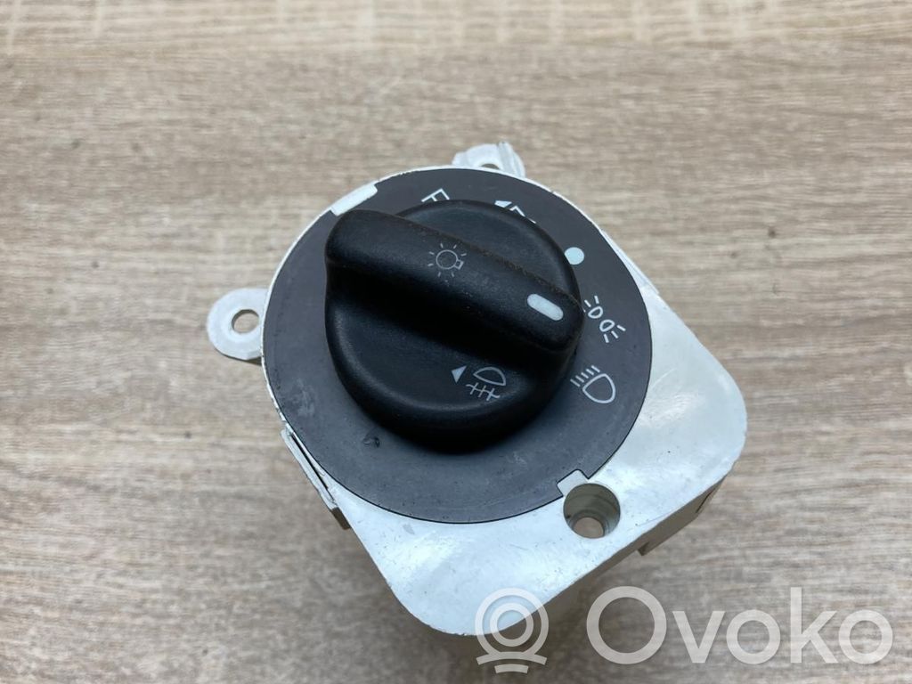 Ford Escape I Light switch 