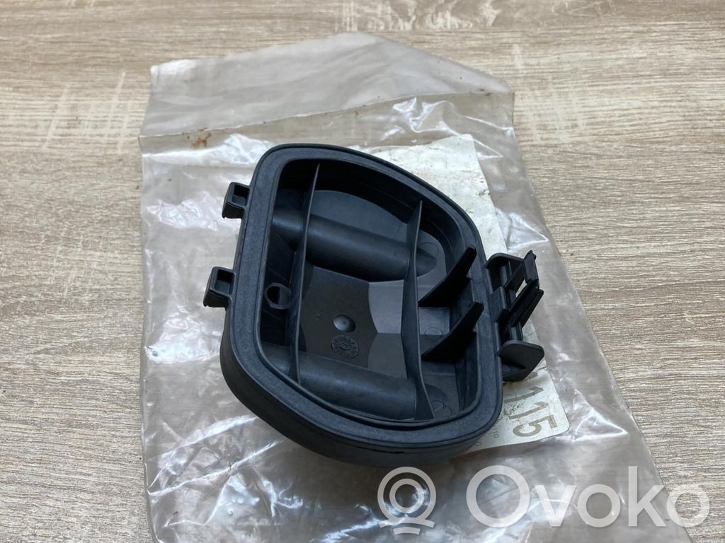 Mercedes-Benz E W210 Osłona żarówki lampy przedniej 