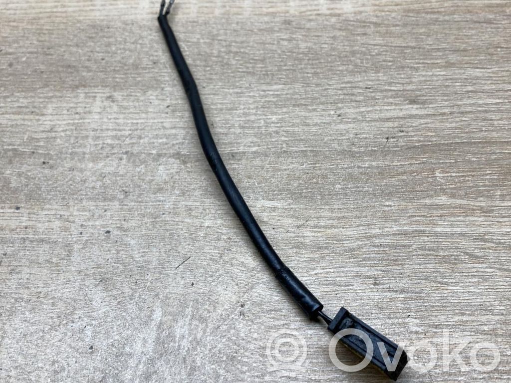 Plug wire   6906533
