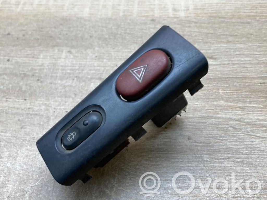 Renault Laguna I Botón interruptor de luz de peligro 