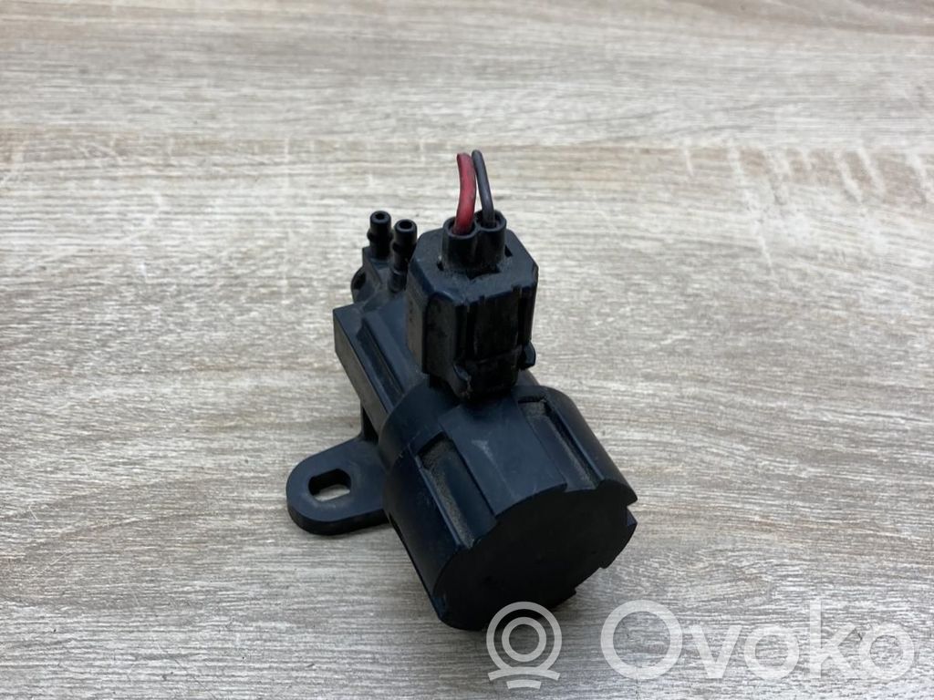 Ford Mondeo MK I Válvula de vacío 